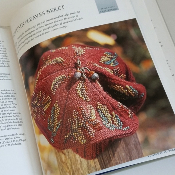 Knitting With Beads: 30 Beautiful Sweaters Scarves Hats & Gloves Hardback Book - Picture 12 of 16